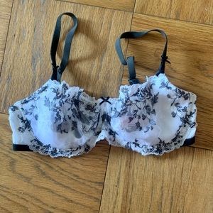 Victoria’s Secrets Dream Angels Bra 34DD